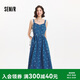 森馬連衣裙女夏甜酷風(fēng)元?dú)鉂M印牛仔背帶裙109325114025