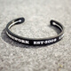 BJYL鈦鋼手鐲男士潮嘻哈街頭個(gè)性時(shí)尚金屬開(kāi)口情侶潮牌手環(huán)送朋友禮物 黑色