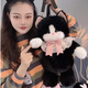 萌娛會(huì )跑步的貓玩偶包 可愛(ài)貓咪包包公仔斜挎雙肩包女生玩偶布娃娃毛 黑貓包包+圍兜蜜糖 45cm包包款(贈雙肩帶)
