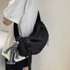 酷咖單肩背包男士新款潮斜挎包ins潮牌男女大容量學(xué)生包防潑水休閑包 黑色(不帶掛件)