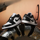 耐克（NIKE）Jordan官方耐克喬丹AJ1女子運(yùn)動(dòng)鞋刺繡板鞋低幫DC0774 101白色/黑/白色 40.5