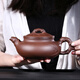 吟香茗宜興紫砂壺名家王德明純?nèi)止夭杈呒矣门莶鑹卦V紫泥大竹鼓壺