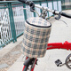 自行車(chē)車(chē)籃前車(chē)筐單車(chē)籃折疊車(chē)菜籃帆布車(chē)簍自行車(chē)籃子掛籃兒童單車(chē)車(chē)簍子 米格子【有蓋】+加厚底板
