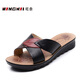 旺奈媽媽拖鞋平底真皮中老年女涼拖鞋外穿老人拖鞋防滑軟底平底大碼女鞋婦女涼拖室外 黑色 42