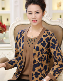 中老年<em>女装</em>春装妈妈装假两件套针织衫<em>中年</em>女春