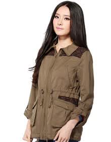 真维斯 秋季新款<em>女装</em>流行民族风<em>时尚</em>束腰<em>风衣</em>
