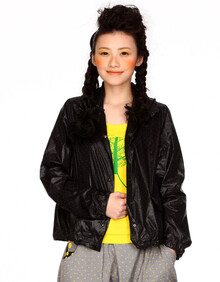 2013秋冬新品 专柜正品 新品女装锦纶<em>短外套女</em>