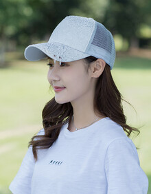 女生鸭舌帽