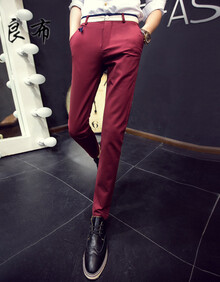 男士酒红色休闲裤搭配