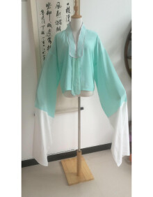 戏剧服装