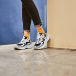 SKECHERS 斯凱奇 D'Lites Airy 女子休閑運(yùn)動(dòng)鞋 88888105/BKGD 黑色/金色 37
