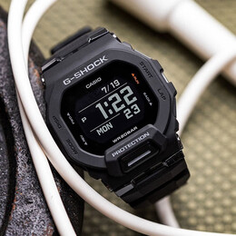 卡西欧（CASIO）G-SHOCK计步训练功能户外运动电子表防震防水石英男表 黑武士GBD-200-1