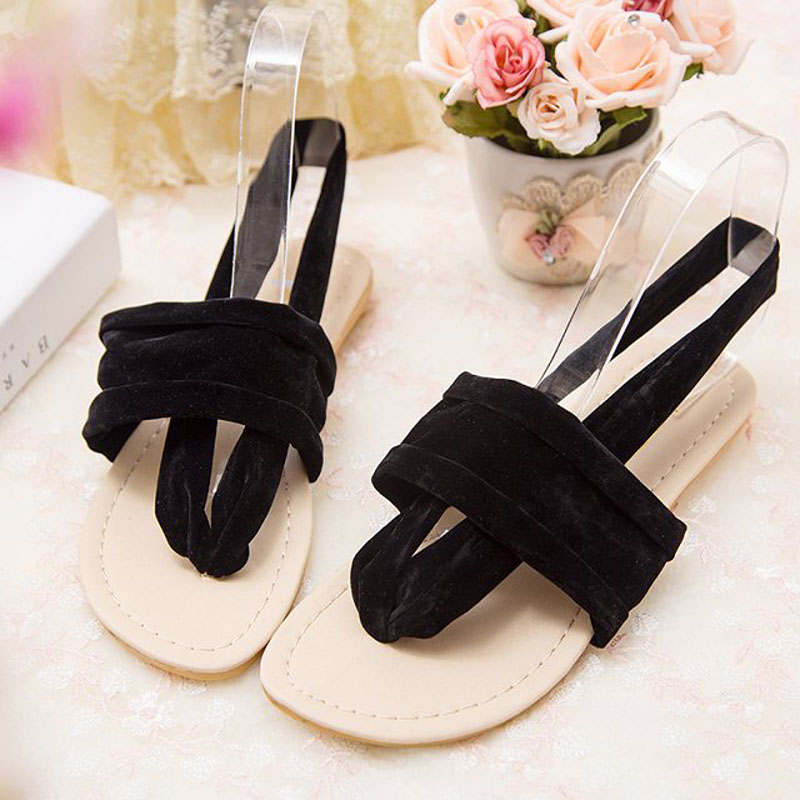 鞋子小了一码怎么撑大-鞋子买小了一码有诀窍