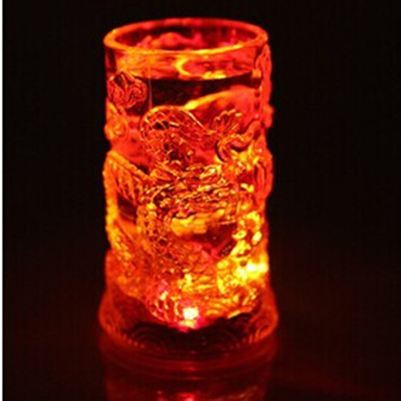 沁园饮水机倒水灯一直闪怎么回事