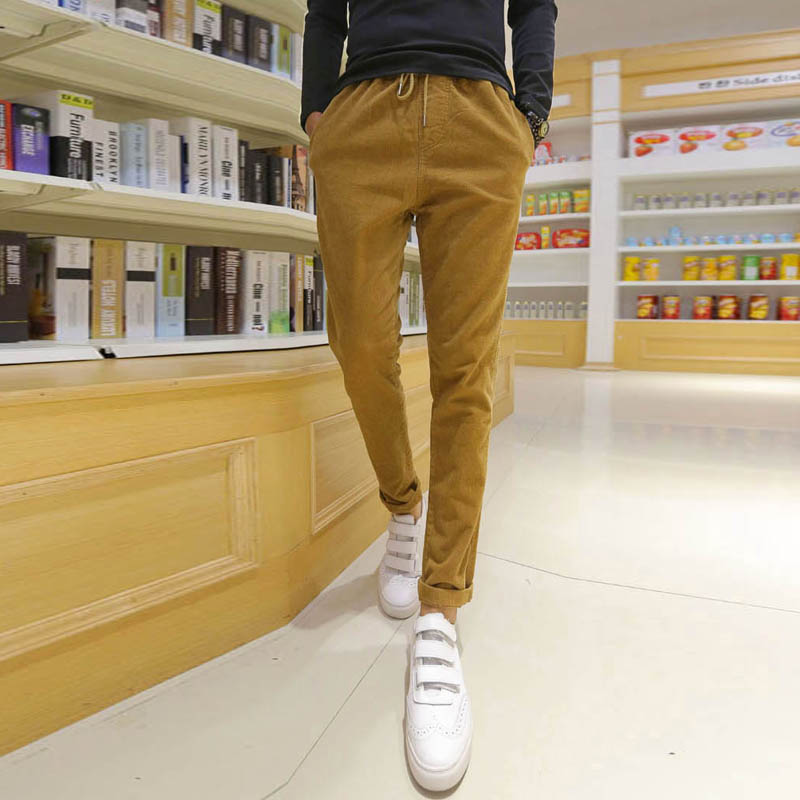 棕色哈伦裤怎么搭配上衣和鞋子?-深棕色哈伦裤