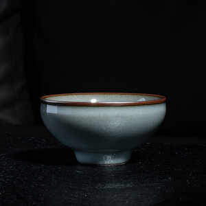 熹谷龙泉青瓷铁胎茶杯品茗杯粉青釉