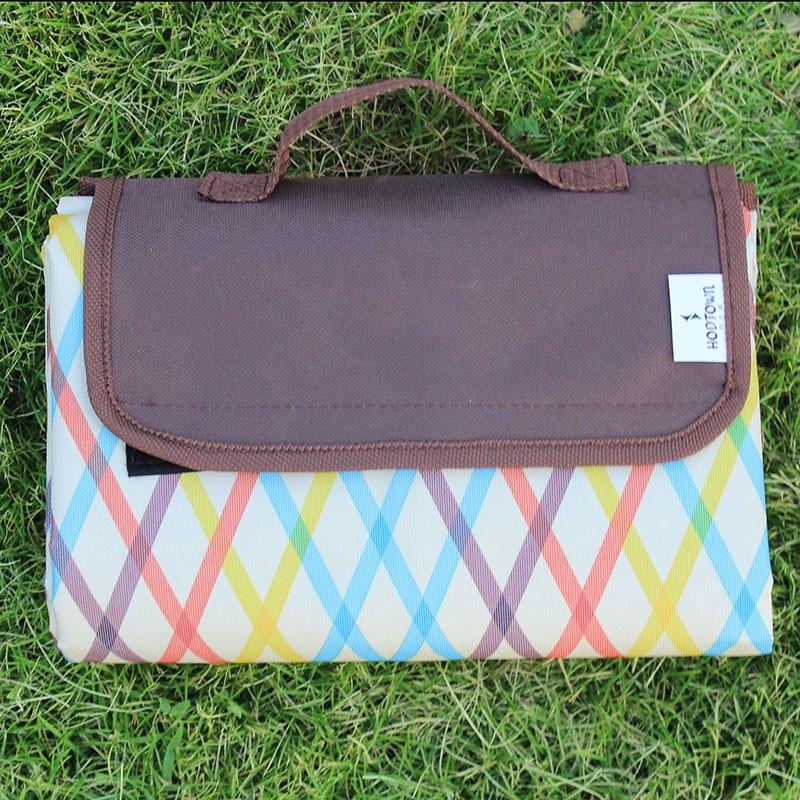 何大屋 PVC防水牛津布野餐垫 19-29元，便携式涂银防晒天幕 89元 - 线报酷