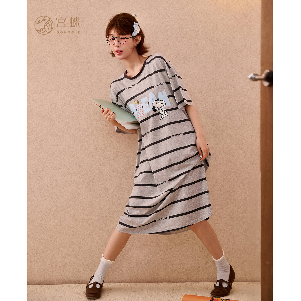 史努比短袖睡裙 55元，史努比条纹睡裙 67元，史努比短袖中长睡裙 64元，米菲联名短袖套装 81元 - 线报酷