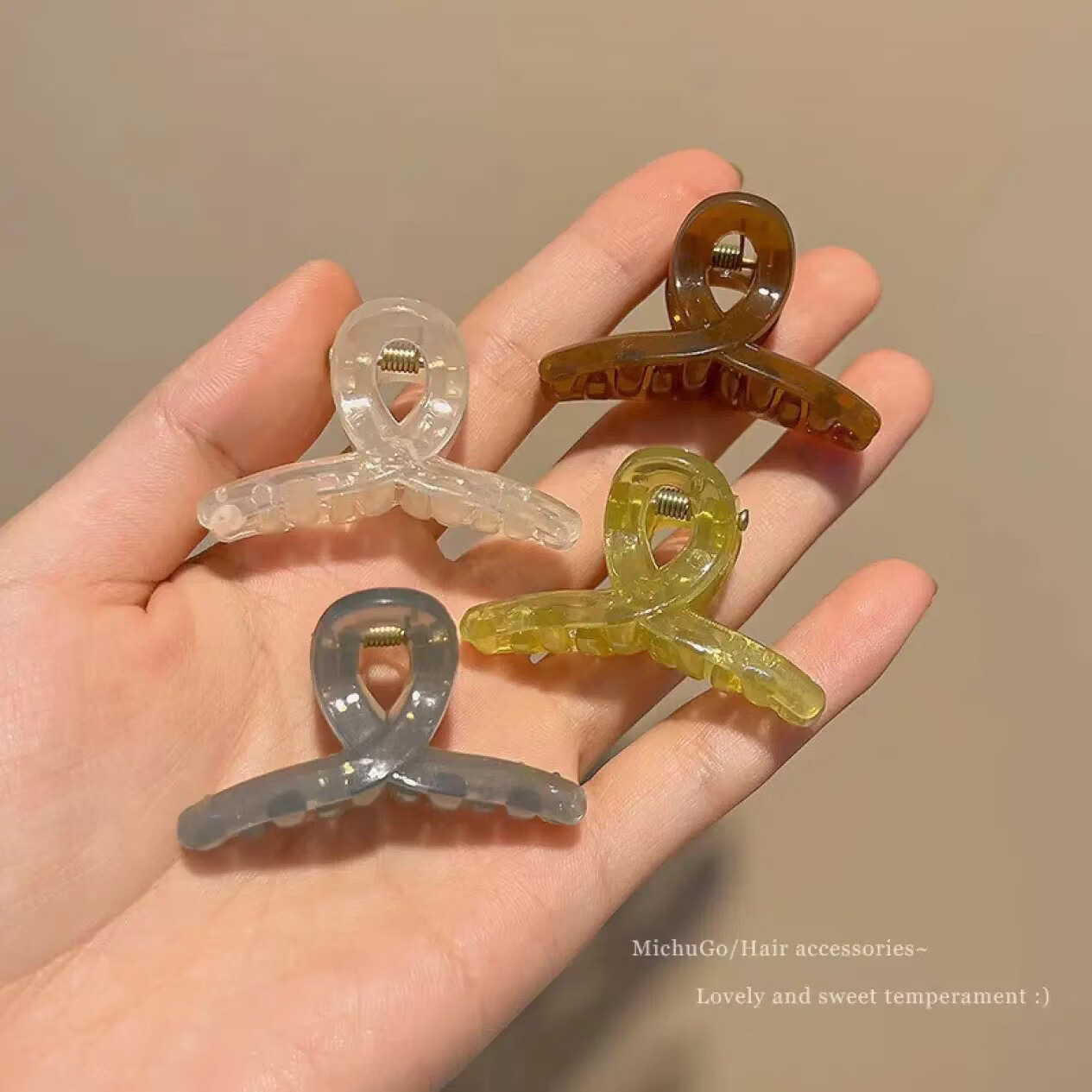 男士发箍2个混色 1.3元，小号鲨鱼夹5个 1.32元，超大号果冻抓夹2个 1.4元 - 线报酷