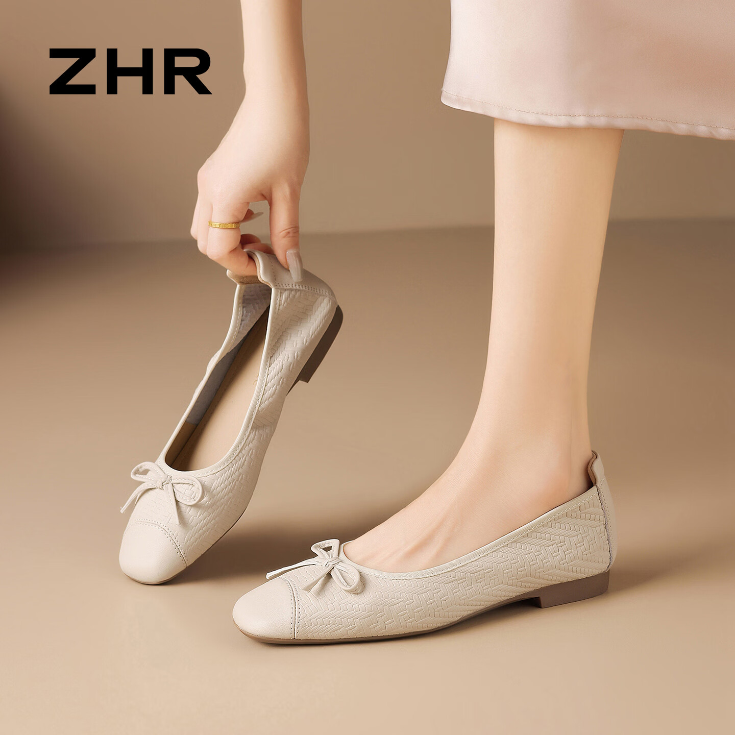 ZHR女轻便运动板鞋 49元，ZHR女厚底露趾凉拖鞋 59元，ZHR女软底系带德训鞋 59元 - 美泡泡