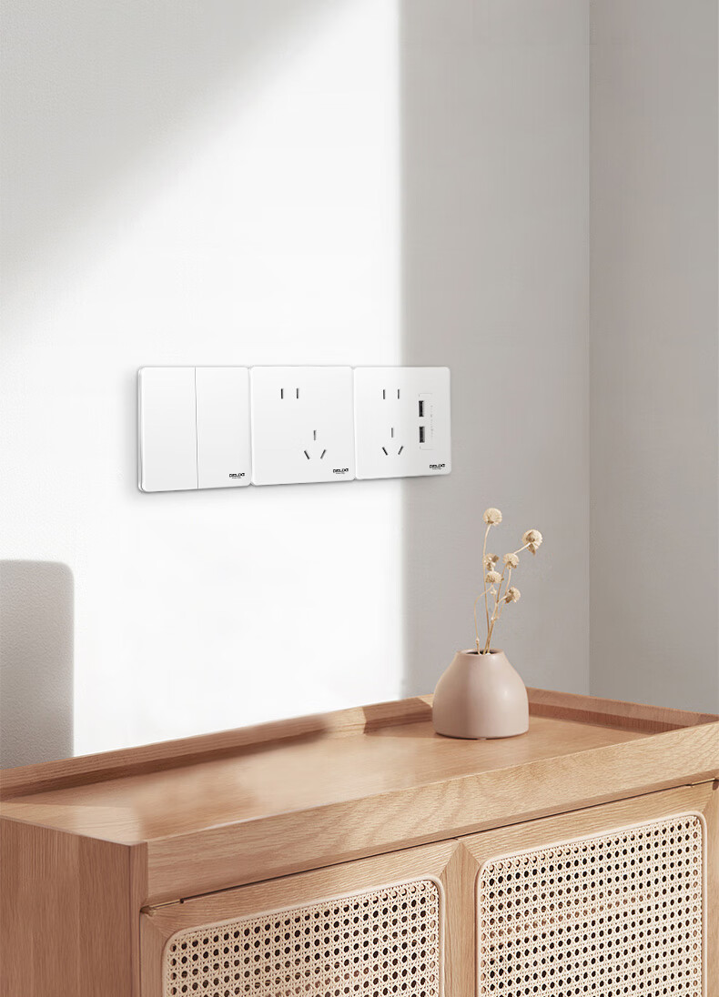 DELIXI CD290 Ultra-thin Flat Panel Switch Socket 10A Five-hole + USB + Type-C Polar White 8