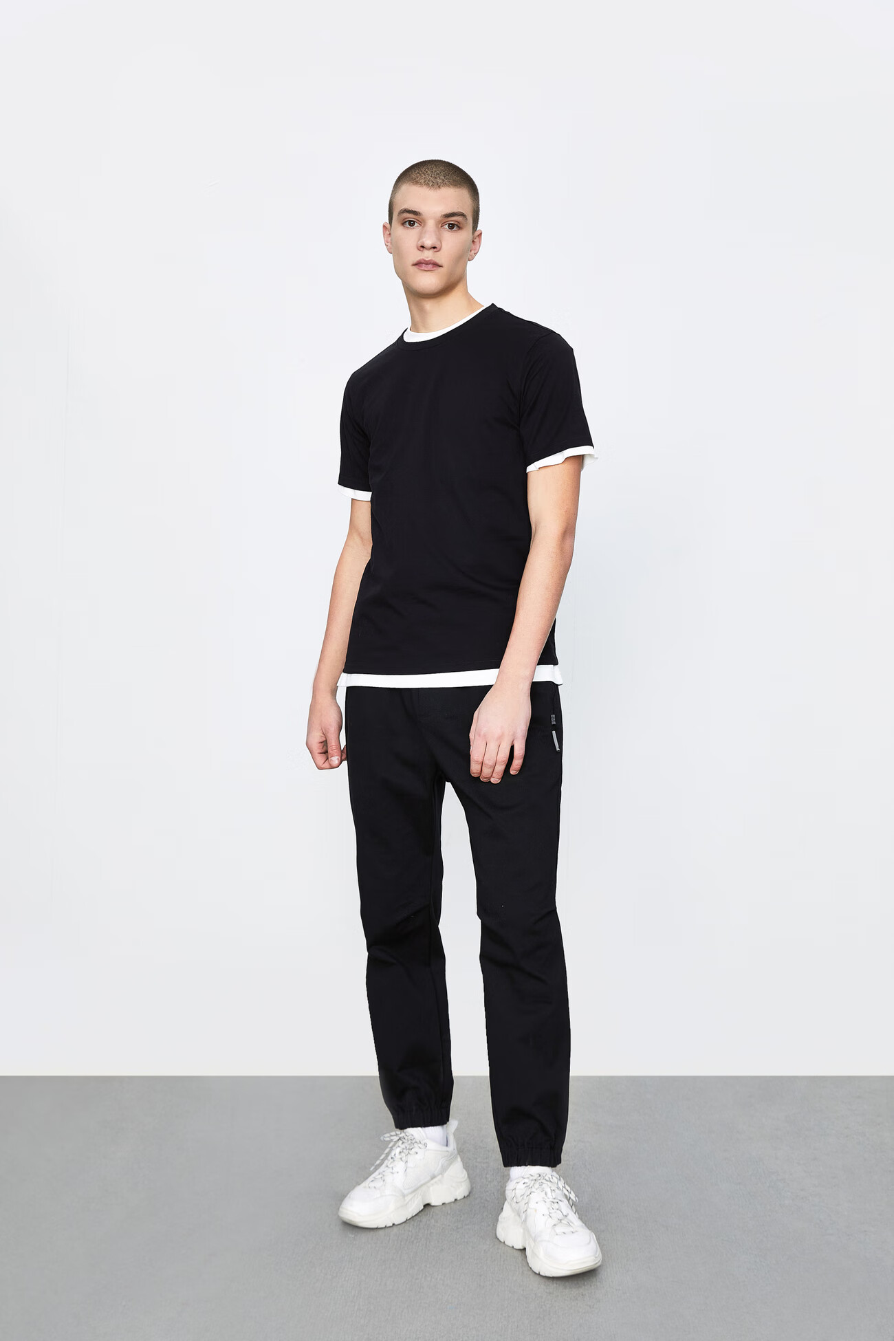 ur2021夏季新品男装简约休闲薄款圆领落肩袖t恤衫mb08b4mn2002 正黑 m