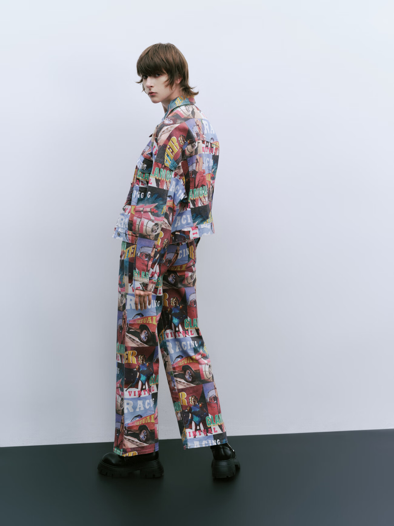 ur2022冬季新款女装潮酷不规则海报印花宽松牛仔外套wv42sbyn2000 多