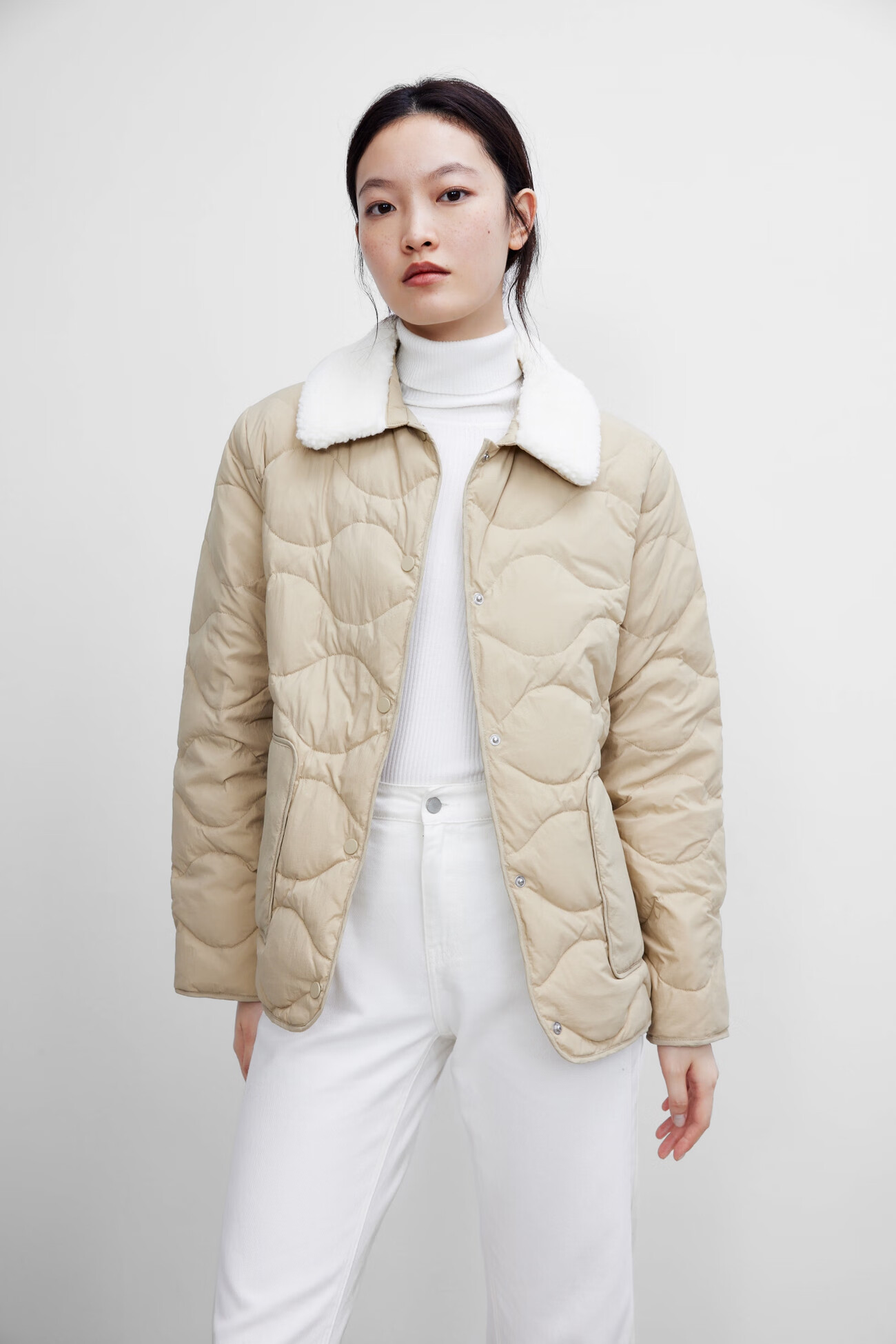 ur2021秋季新品女装时尚休闲仿羊羔毛领宽松羽绒服wl36r1kn2000 象牙