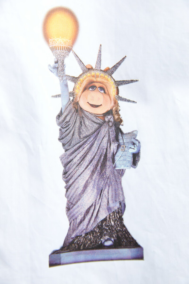 【迪士尼猪小姐】ur2021春夏新品女装卡通图案衬衫wj13s2bn2000 本白