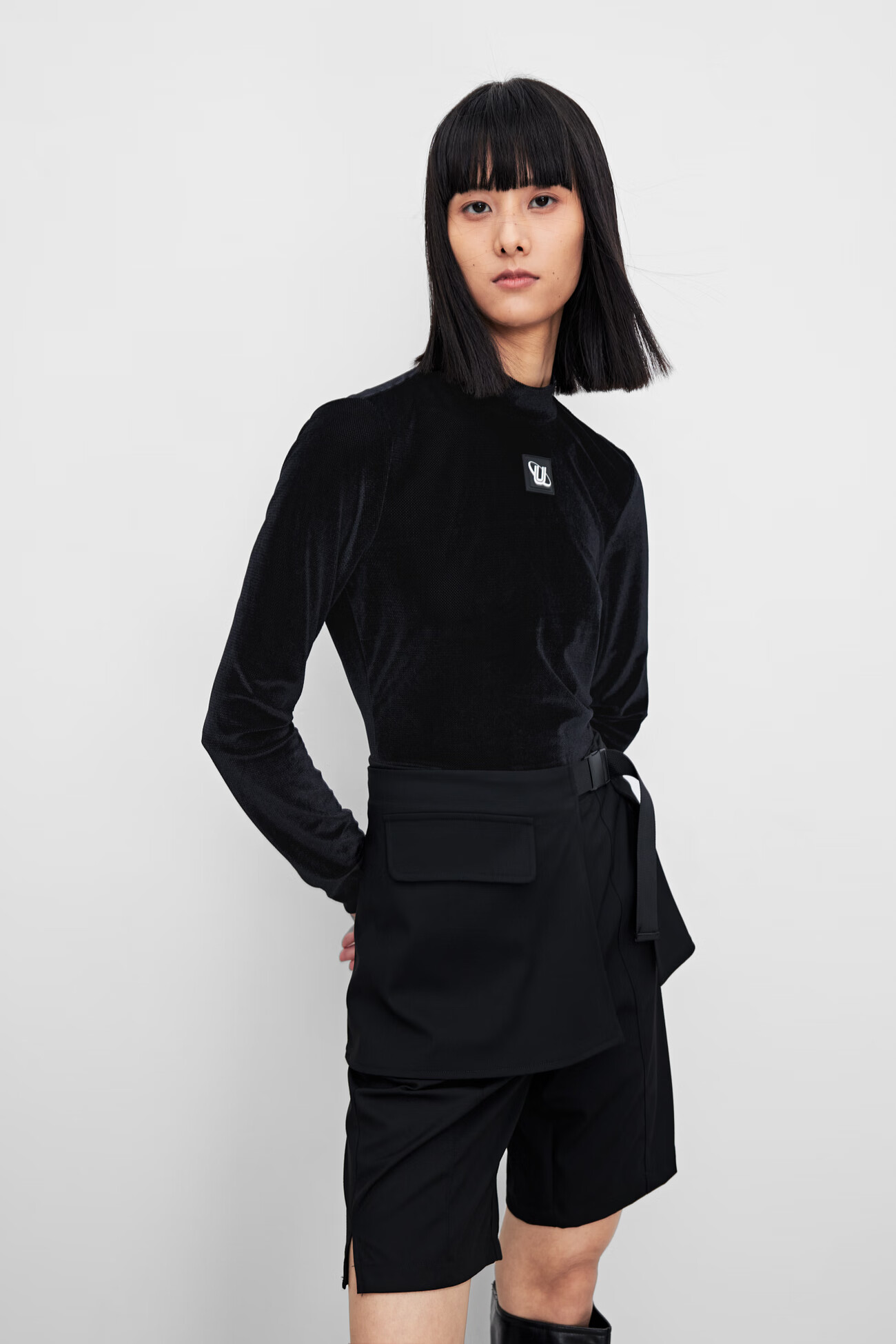 ur2021新品秋季女装欧美潮流章仔高领t恤衫wv37s4mn2001 正黑 l