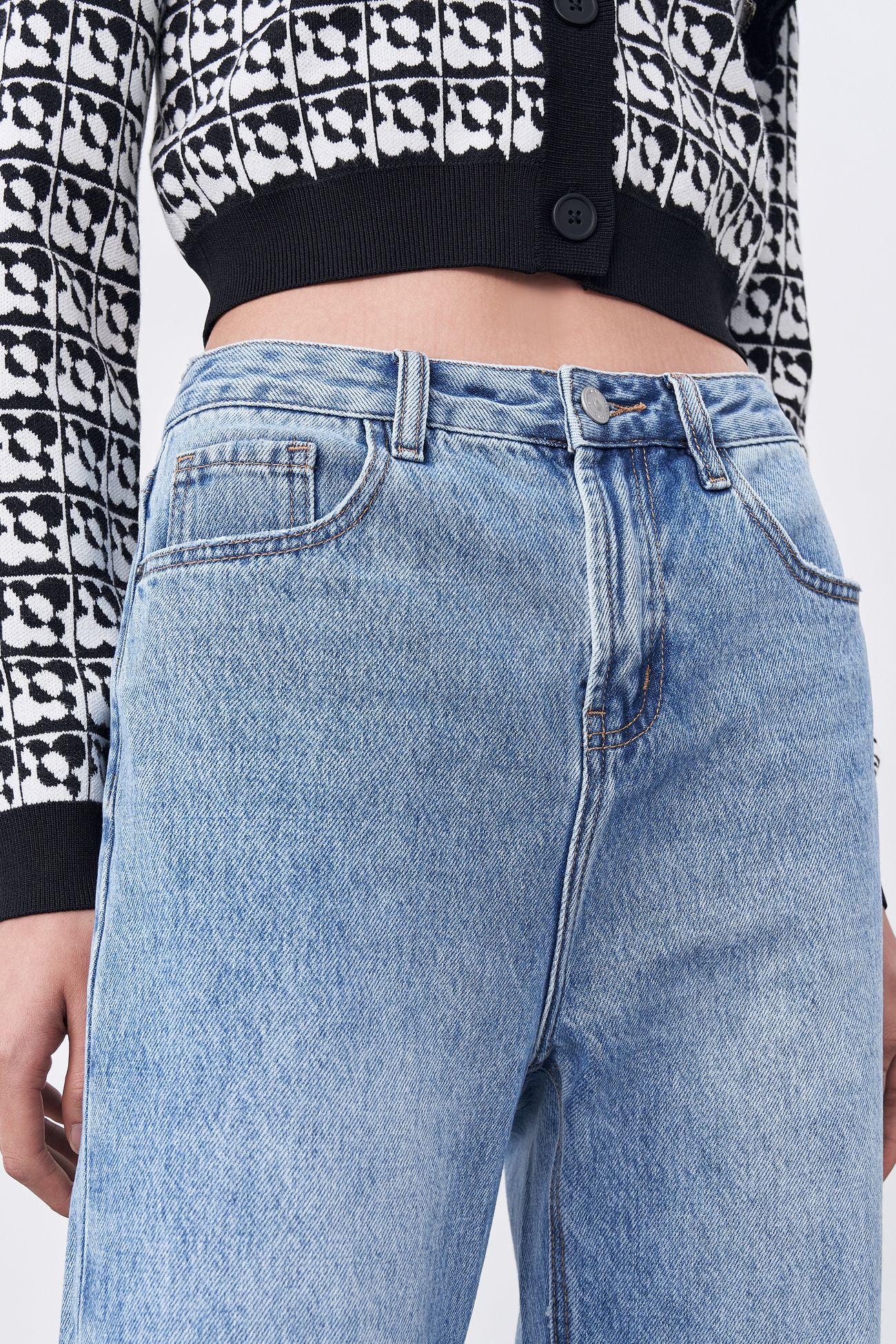 ur2022秋季新款女装街头风洗水磨白破洞剪边牛仔裤wl33sbkn2001 蓝色