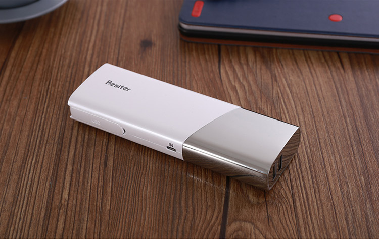 Besiter倍斯特 10000mAh 智能移动电源 带LED数字显示 双USB输出 充电宝 内置LED台灯 0197天王星
