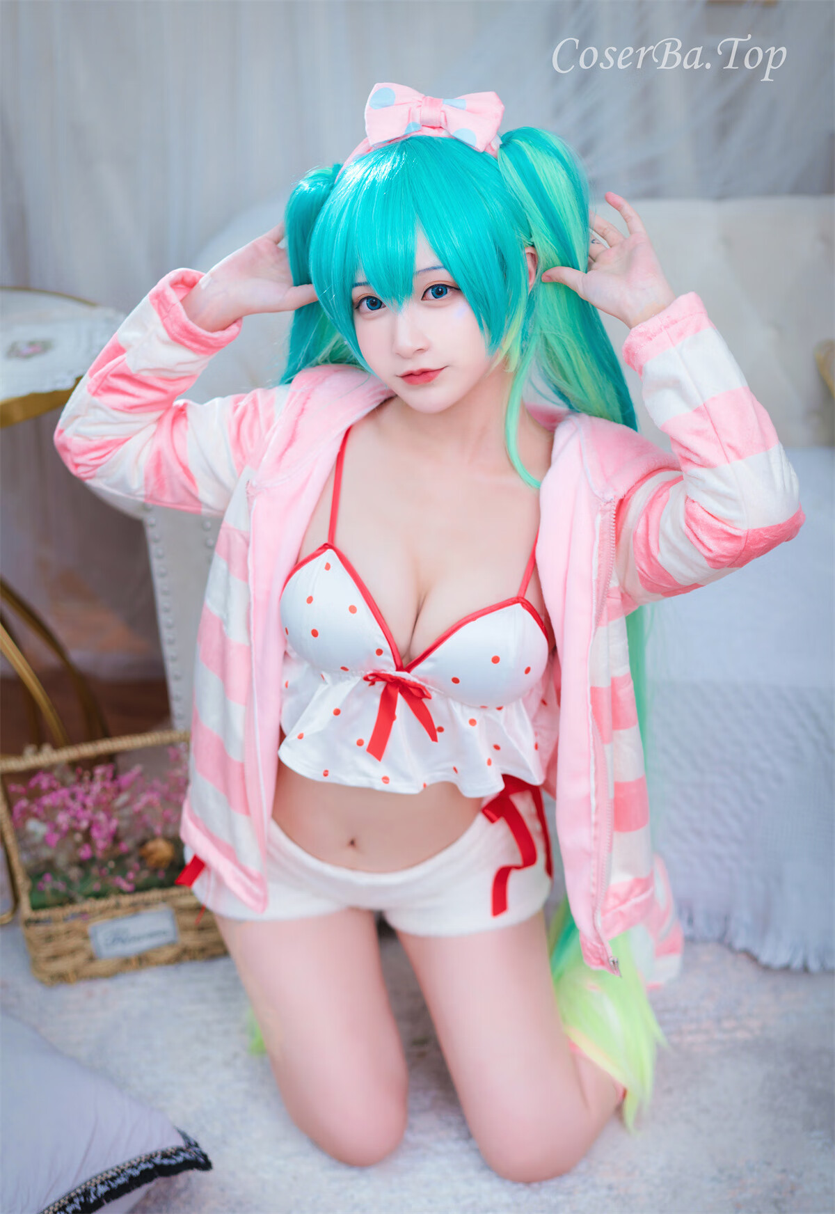 网络红人@铁板烧鬼舞w 初音miku[9P 164M]