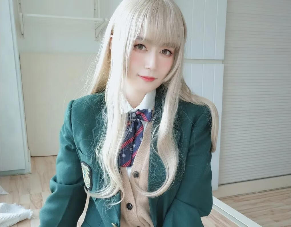 %title插图%num《灰色空间》:白银81带你探索时尚的奇幻世界! %title插图%num《灰色空间》:白银81带你探索时尚的奇幻世界!