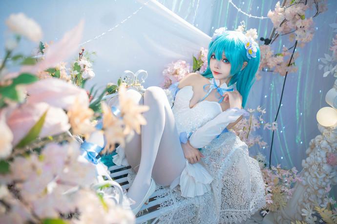 艾西Aiwest-初音 粉蝶花[42P-161MB]