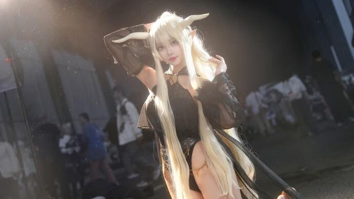 凰儿-闪灵泳装 [14P-63.3MB]