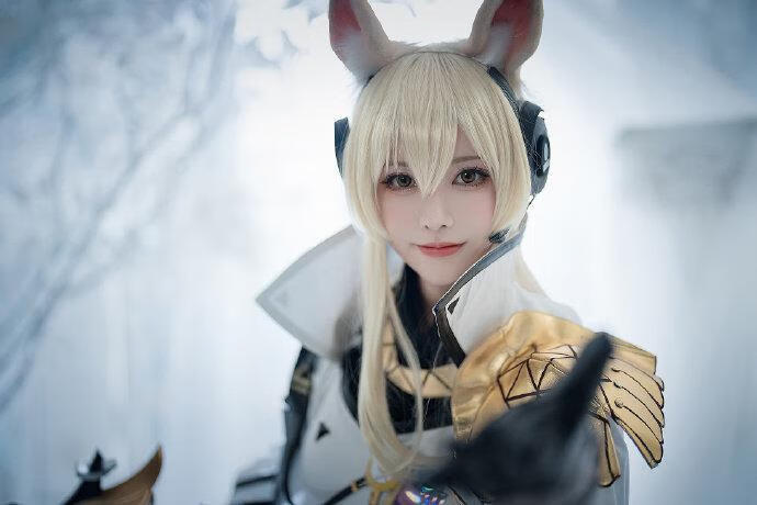 「COSPALY」明日方舟耀骑士玛嘉烈·临光-10P@啊板的猫