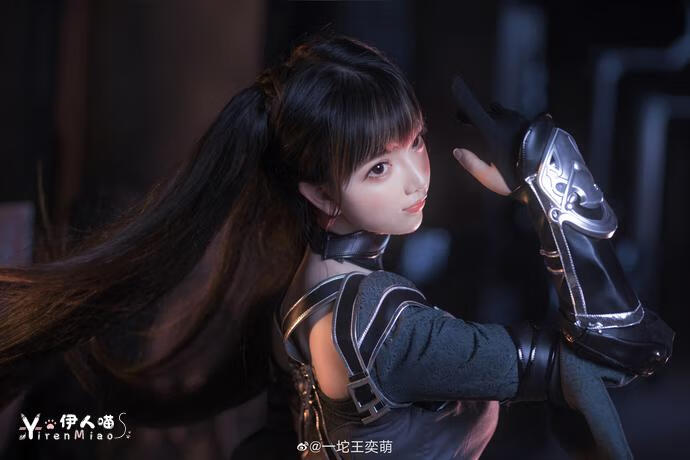 王奕萌 逆水寒吃西瓜 (2).jpg 抖音网红蔡萝莉和中国第一萝莉王奕萌究竟谁更胜一筹?富婆蔡萝莉的家庭背景是怎样的?