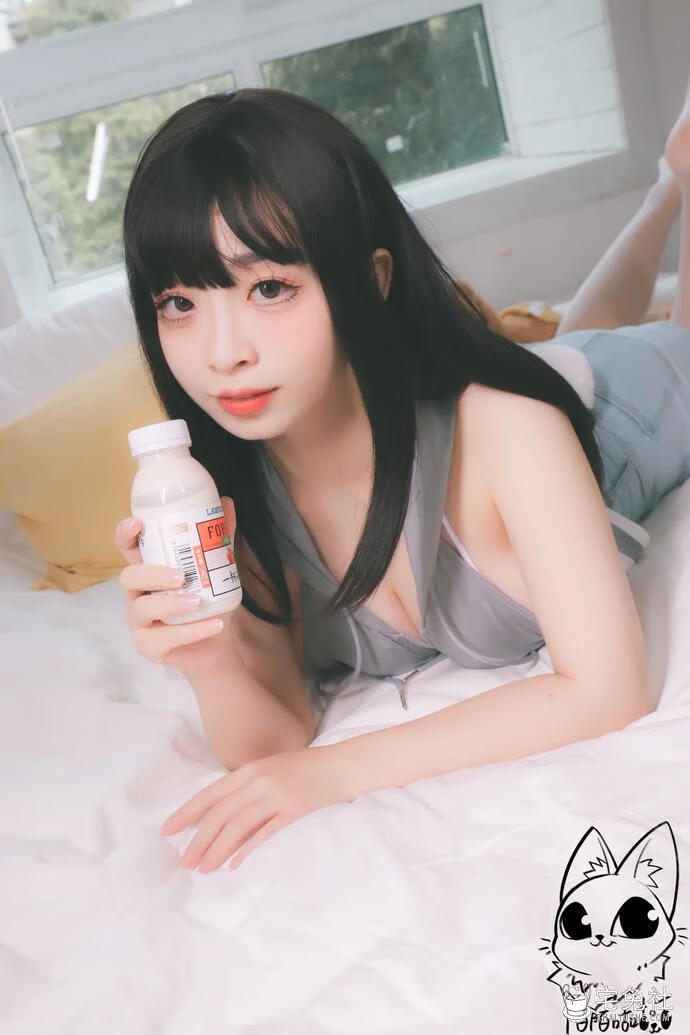 韶陌陌 NO.024 兔子 (2).jpg 韶陌陌全套cos图片合集 奶量十足的大白兔妹子