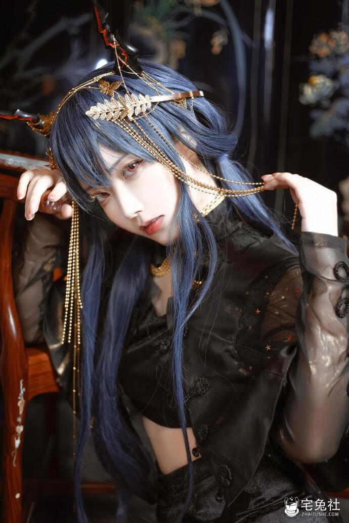 切切celia全套作品图合集 瓜子脸萌妹泳装身材火辣引爆关注！