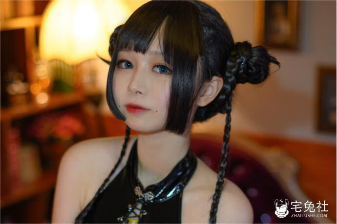 papi草莓酱全套作品图合集 靡烟旗袍的男友拍摄视角让人垂涎欲滴！