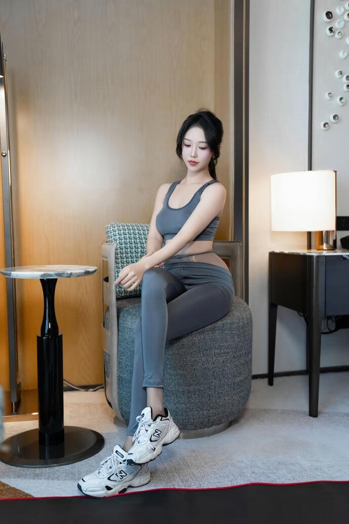 抖娘-利世-灰色瑜伽服[105P1V-2.03GB]