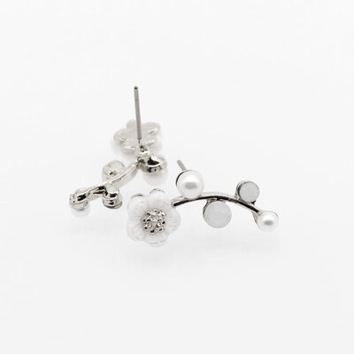 

New Fashion Crystal Earrings Pearl Women Branch Shell Pearl Flower Stud Earrings Female