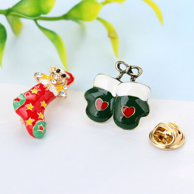 

Christmas Sock Gloves Brooches Pins for Women Irregular Cute Green Red Crystal Brooches Jewelry