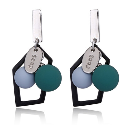 

2019 Fashion New Women Lrregular Geometry Ball Earrings