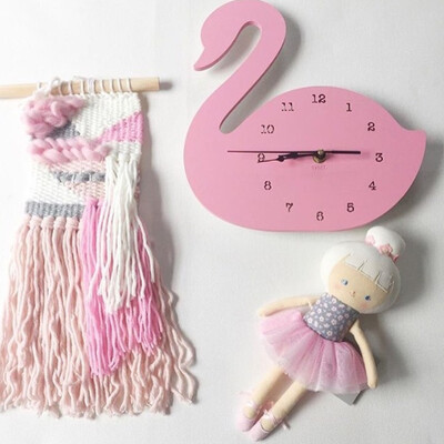 

Ins Girl Crown Childrens Room Mute Clock Pendulum Clock Wooden Wall Decoration Ornaments