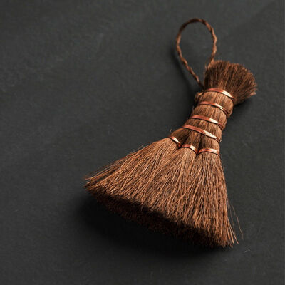

Handmade Mini Broom Palm Fiber Brush for Gongfu Tea Ceremony Table Cleaning