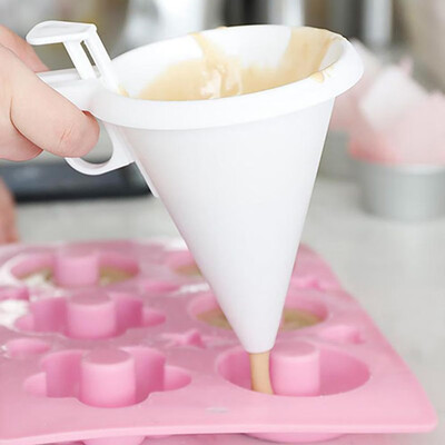 

Adjustable Icing Candy Funnel Chocolate Pastry Mold Batter Dispenser