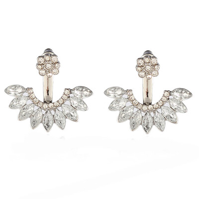 

Sweet&Fashionable Daisy Ear Stud Made of Zircon Alloy