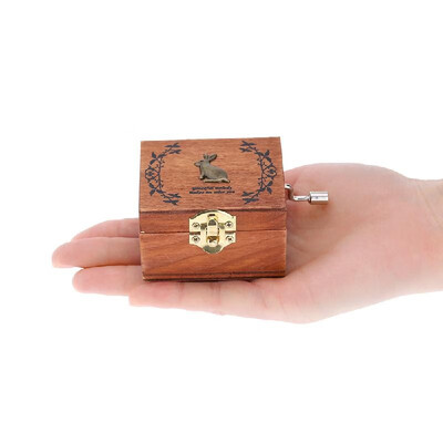 

Retro Wooden Musical Box Hand Crank Music Box Exquisite Workmanship 4 Patterns for Option